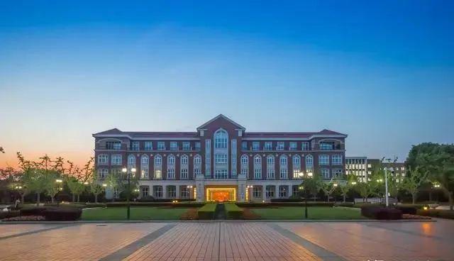 中国十大名牌大学:被教育部评为“双一流” 分数低 想象力丰富